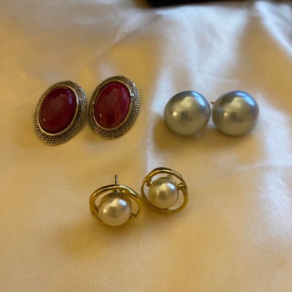 Vintage Lot of 3 pairs of earrings Two clip on earrings one pair of ear pierced - Picture 1 of 6